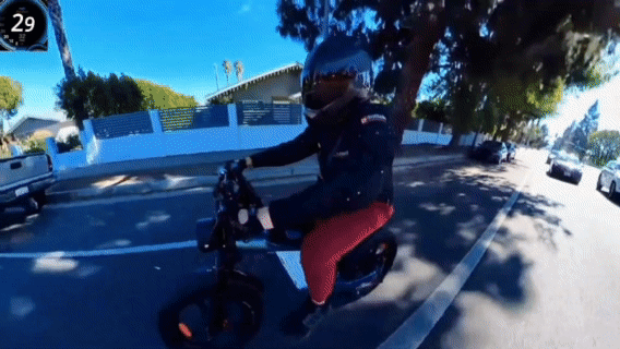 The Jansno X60 has a top speed of 32MPH